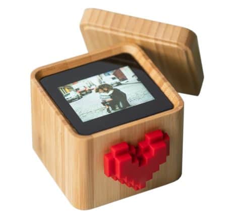 Lovebox Color & Photo | Love Note Messenger: A heartfelt gift for mom, dad, spouse, grandparents, kids, or long-distance partners.