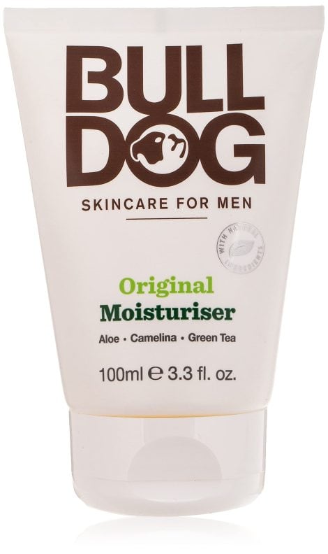 Bull Dog Men’s Skin Softening Moisturizer with Aloe Vera, Green Tea, and Camelina Oil. Hydrating, non-greasy, perfect for all skin types. Original fragrance, ideal for daily use. 100 ML. Great for gifting!