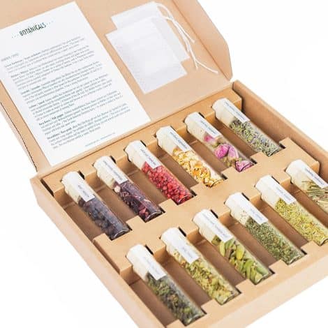 Spice up your cocktails with the DO YOUR GIN Botanicals Spice Set for a refreshing Gin Tonic.