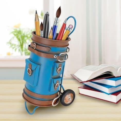 Golf-inspired pen holder for perfect office and golf décor – ideal gift for golfers, fathers, husbands, and boyfriends.