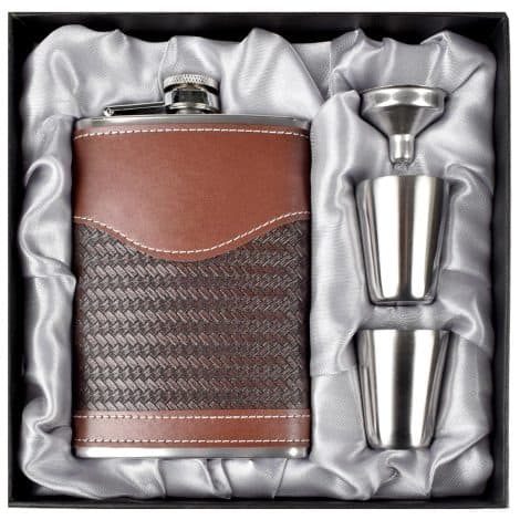 Men’s leather hip flask gift set, stainless steel flask with funnel and shot glasses. Perfect for weddings.