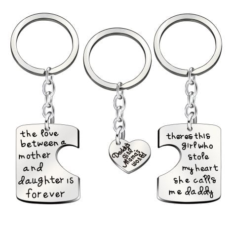 “Love for Family Keychain Set: 3pcs Pendant Charms for Daughter, Dad, and Mom – Perfect Gift!”