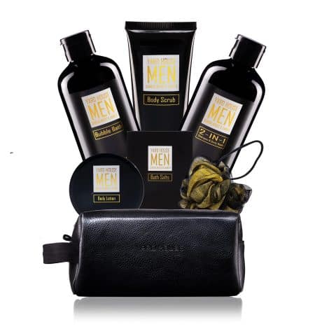 Yard House Men’s Spa Gift Set – Sandalwood Amber – 7-Piece Spa Kit in Leather Bag, Perfect for Birthday Gifts.