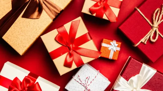 10 Unforgettable Gifts to Surprise Your Son: How to Effortlessly Find the Perfect Present!