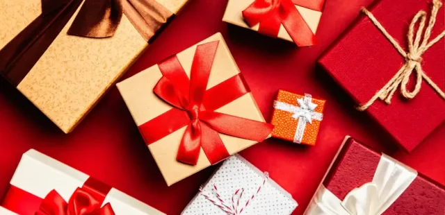 10 Unforgettable Gifts to Surprise Your Son: How to Effortlessly Find the Perfect Present!